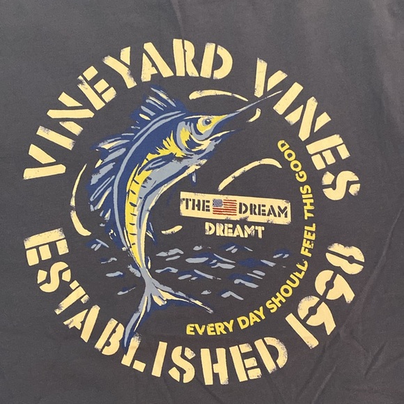 NWT men’s Vineyard Vines shirt. - Picture 7 of 7